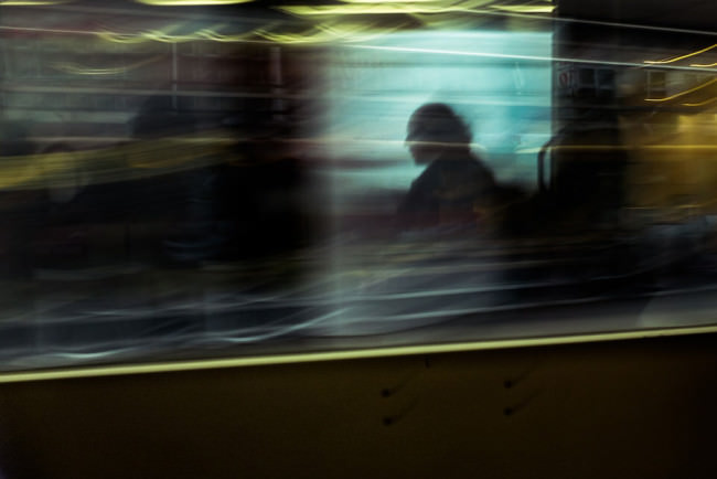Mann am Fenster © Martin Gommel