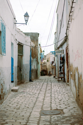 Gasse in Sousse, Tunesien
