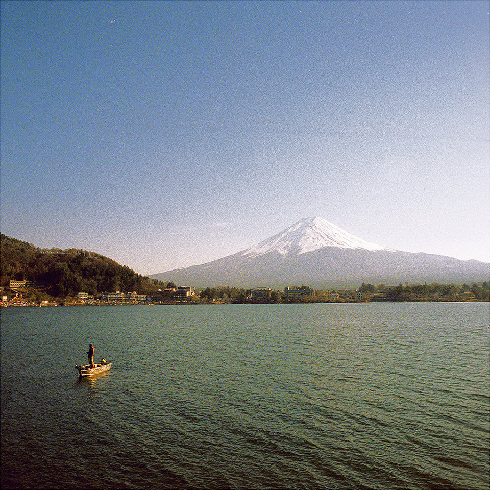 lake-kawaguchi-©-Thomas-W-19240527224