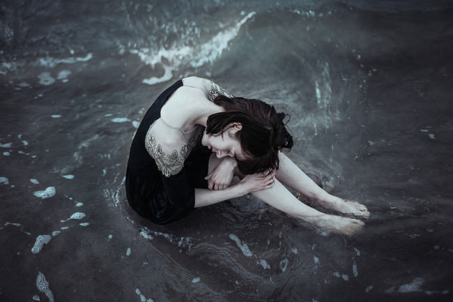 Eine Frau im Wasser