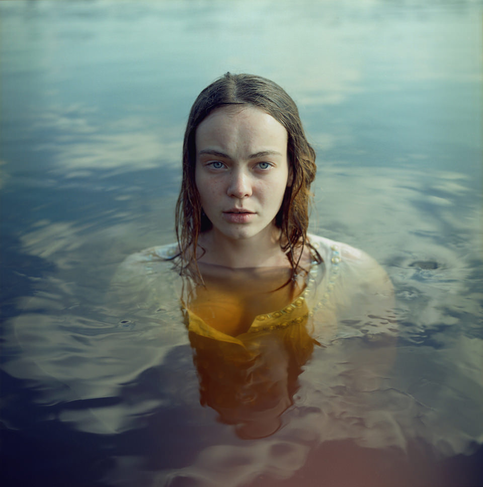 Eine Frau im Wasser