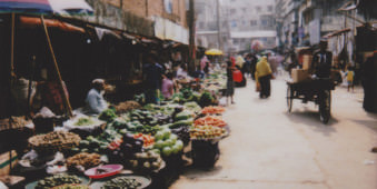 Ein Markt auf einer Straße