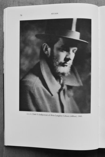 Portrait eines Mannes mit Seidenzylinder