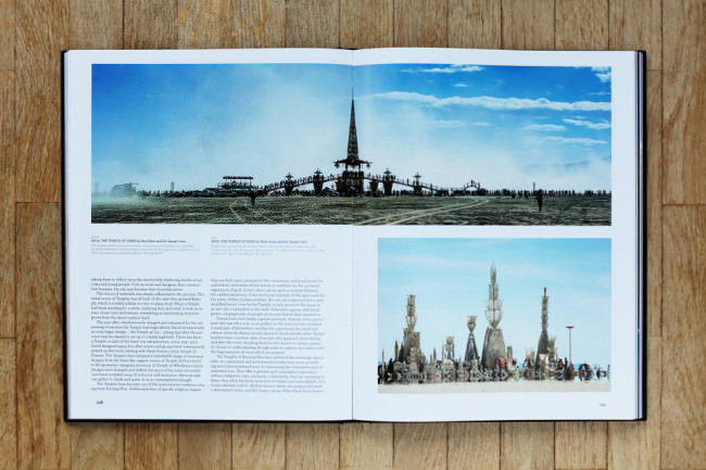 Buch Art of Burning Man von NK Guy Doppelseite.