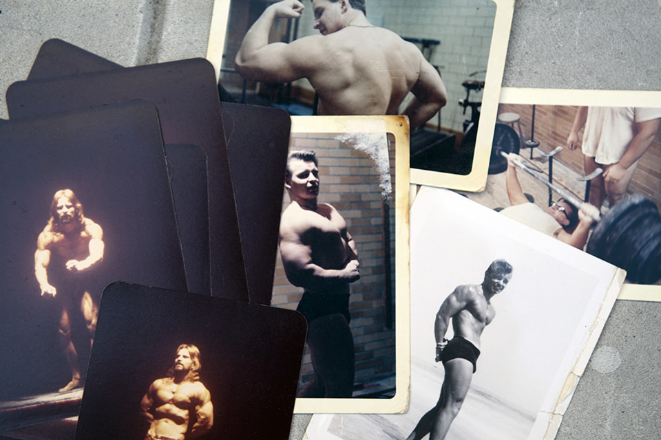 Fotografien von muskulösen Sportlern.