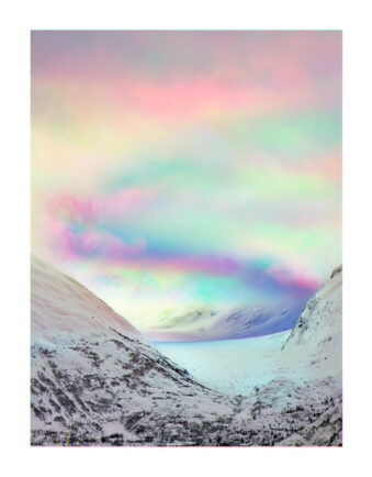 Winterlandschaft mit Regenbogenfarben