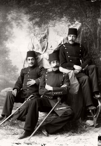 Portrait drei Männer in Uniform
