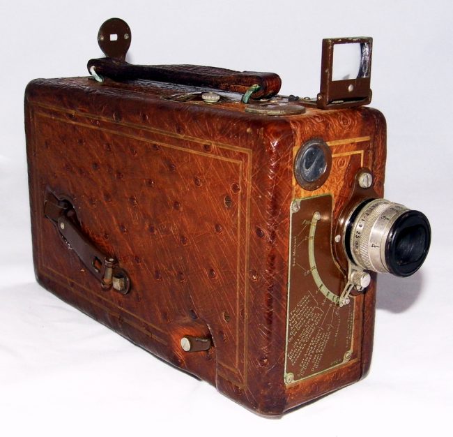 kofferförmige Kamera mit Lederbezug