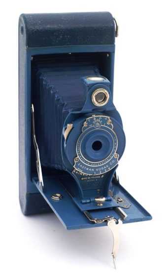 Faltkamera in blauer Farbgebung